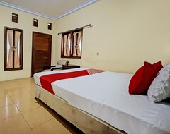 Khách sạn Oyo 93422 Villa Tirto (Mojokerto, Indonesia)