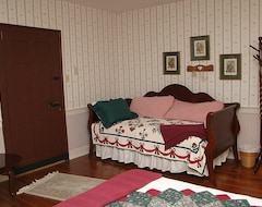 Bed & Breakfast Brownstone Colonial Inn (Lancaster, Hoa Kỳ)
