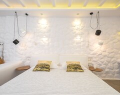 Hotel Cyano Suites (Naxos - Chora, Greece)