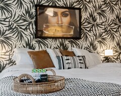 Brand New - Blanche Devereaux Suite At The Karinn Boutique Hotel - Downtown Ft L (Fort Lauderdale, USA)