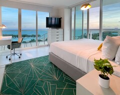 Huoneistohotelli Renovated 21St Floor Private Unit Located In Coconut Grove Hotel (Miami, Amerikan Yhdysvallat)