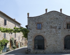 Otel Castello Di Fonterutoli Wine Resort (Castellina in Chianti, İtalya)