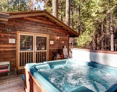 Hotelli Cabin #41A Cedar Chalet (Fish Camp, Amerikan Yhdysvallat)