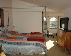 Koko talo/asunto The House With A Difference, Sea & Mountain Views, Hot Tub, Jacuzzi (Sequim, Amerikan Yhdysvallat)