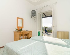 Bed & Breakfast Villa Raffaela B&B (Lacco Ameno, Italien)