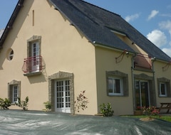 Toàn bộ căn nhà/căn hộ Large Gite With A Vast Stay In The Campaign Saint-lo (La Luzerne, Pháp)