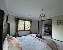 Hele huset/lejligheden Charming Lakeside Manor In Port Stephens (Raymond Terrace, Australien)