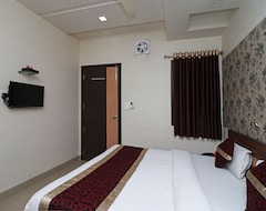 Hotel Tushar Residency (Mathura, India)