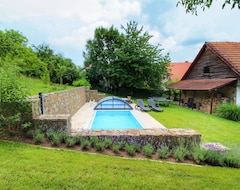 Tüm Ev/Apart Daire Wonderful Private Villa For 5 People With Wifi, Private Pool, A/c, Tv, Terrace And Parking (Rychnov nad Kněžnou, Çek Cumhuriyeti)
