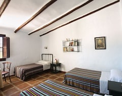 Toàn bộ căn nhà/căn hộ Large Spanish Cortijo In Andalucia With Private Pool, Paddle Lit (Campillos, Tây Ban Nha)