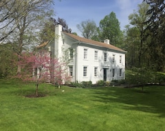Toàn bộ căn nhà/căn hộ Bucolic Federalist Home (Pleasant Valley, Hoa Kỳ)