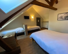 Hotel Logis - La grange Saint Nicolas (Chaumont-en-Vexin, France)