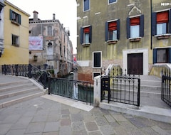 Khách sạn Charming House Iqs (Venice, Ý)