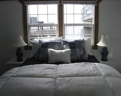 Koko talo/asunto Houseboat In Boston Harbor Wifi A/C /Heat Be Rocked To Sleep (Boston, Amerikan Yhdysvallat)