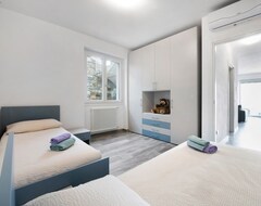 Toàn bộ căn nhà/căn hộ New Apartment Casa Andrea With Lake View, Wi-fi & Terrace (Trezzone, Ý)