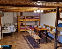 Casa/apartamento entero La Salasul Fermecat (Reşiţa, Rumanía)