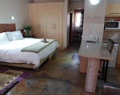 Otel Kyalami Lodge (Midrand, Güney Afrika)