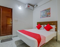 Otel OYO 15695 Varcity Comforts (Bengaluru, Hindistan)