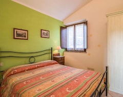 Toàn bộ căn nhà/căn hộ Vacation Home Sunflower In Todi - 8 Persons, 4 Bedrooms (Lodi, Ý)