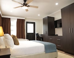 Khách sạn Myahs Luxury Suites Hotel (Kingstown, Saint Vincent and the Grenadines)