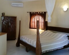 Khách sạn Oasis Relax Lodge (Banjul, The Gambia)
