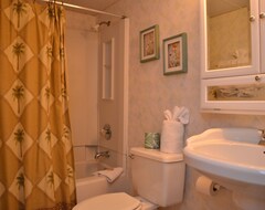 Hotel Spacious And Lovely Two Bedroom Suite Right On The Grand Atlantic Ocean! (Garden City, EE. UU.)