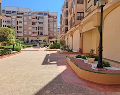 Casa/apartamento entero Appartement,3e Etage Op Zuiden Met Zwembad,lift En Parking, Centraal Gelegen (Torrevieja, España)