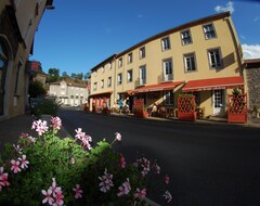 Khách sạn La Vieille Auberge (Saint-Privat-d'Allier, Pháp)