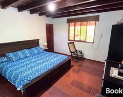 Casa/apartamento entero Cabana Amplia Con Piscina, Naturaleza Y Cercana (Los Santos, Colombia)
