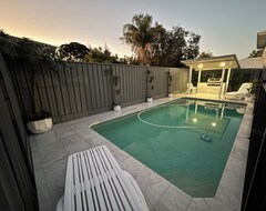 Entire House / Apartment Modern Newly Renovated Home With Pool! (Brisbane, Australia)
