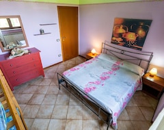 Hotel Holiday Apartment Gioiosa Marea For 2 - 4 Persons With 1 Bedroom - Villa (Gioiosa Marea, Italien)