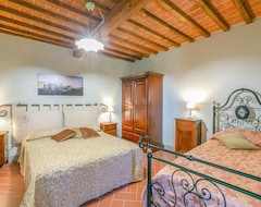 Toàn bộ căn nhà/căn hộ 4 Bedroom Accommodation In Mombaruzzo (Mombaruzzo, Ý)
