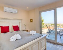 Koko talo/asunto Luxury Villa With Sea Views (Dénia, Espanja)