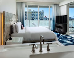 Hotel W Fort Lauderdale (Fort Lauderdale, USA)