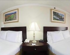 Holiday Inn Express Hotel & Suites Plainview, an IHG Hotel (Plainview, USA)