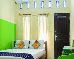 Khách sạn Spot On 91227 Al Bayt Syariah Guest House (Kupang, Indonesia)