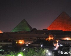 Khách sạn Pyramids Light Show (Cairo, Ai Cập)