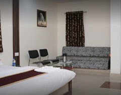 Khách sạn Hotel Sai Palace (Sanchore, Ấn Độ)