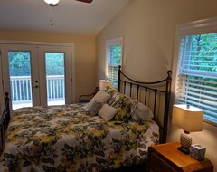 Entire House / Apartment A Beautiful Retreat On The Undisturbed Scenic Cumberland River (Somerset, USA)