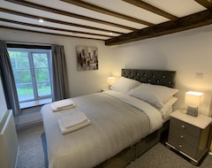 Swan House Tea Room And Bed & Breakfast (Lydney, Ujedinjeno Kraljevstvo)