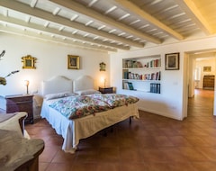 Cijela kuća/apartman Elegant, Confortable Flat In Historical House, In The Heart Of CittÀ Alta (Bergamo, Italija)