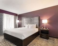 Hotelli Clarion Inn & Suites Across From Universal Orlando Resort (Orlando, Amerikan Yhdysvallat)