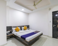 SPOT ON 66855 Hotel Nevaj (Ahmedabad, Indien)