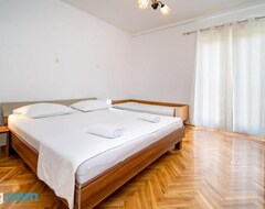 Hotel Apartments Rajska Plaza (129) (Rab, Croatia)