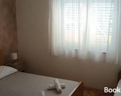 Hotel Apartments Monika Omis (Omiš, Croacia)