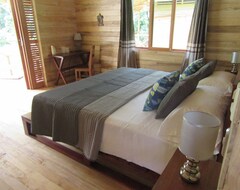 Hotel Natura Lodges (Ojochal, Costa Rica)