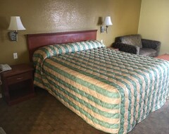 Hotel Travel Inn (Bellflower, USA)