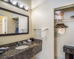 Hotel Clarion Inn & Suites Clearwater (Clearwater, USA)