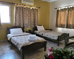 Khách sạn Hotel Holiday Suites & Beach Resort (Jounieh, Lebanon)
