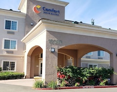 Otel Comfort Inn & Suites Galt - Lodi North (Galt, ABD)